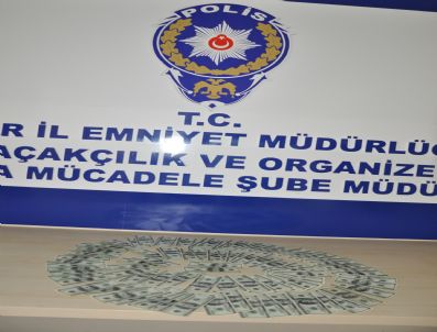 İzmir`de Sahte Dolar Operasyonunda 2 Tutuklama