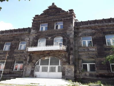 BAROK - Kars’ta Tarihi Binalar Yavaş Yavaş Yıkılıyor