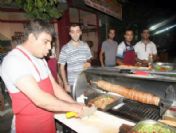 Kilis`te Kokoreç Satışlarına Yoğun İlgi