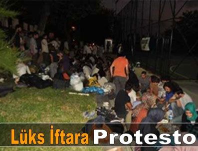 Lüks iftar sofraları protesto edildi