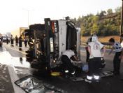 O-2 Karayolu`nda Kamyon Devrildi: 1 Yaralı