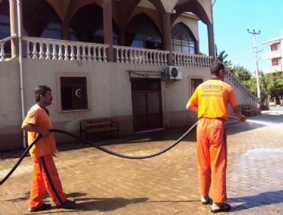 HAMDIBEY - Ödemiş’te Camiler Gül Suyu İle Yıkanıyor