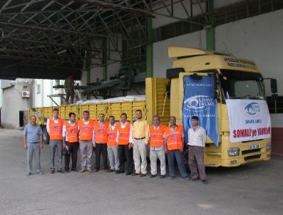 Sakaryalı Hayırseverlerden Somali’ye 1 Tır Dolusu Yardım