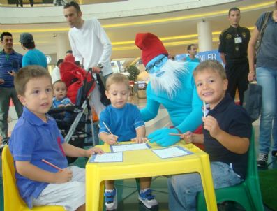 ŞIRINLER - Şirinler Korupark`ta Çocuklarla Buluştu