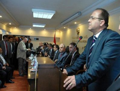 Ankaralı Minibüsçüler Bir Günlük Gelirini Somali`ye Gönderiyor