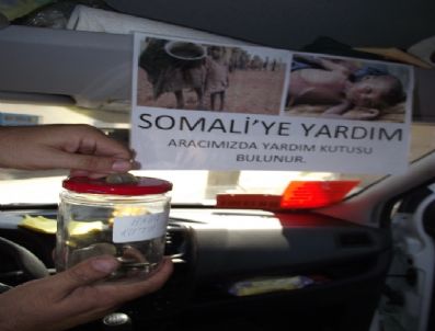 Araçlarına Somali İçin Yardım Kutusu Koydular