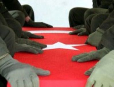 Adanalı şehidin Baba ocağına ateş düştü