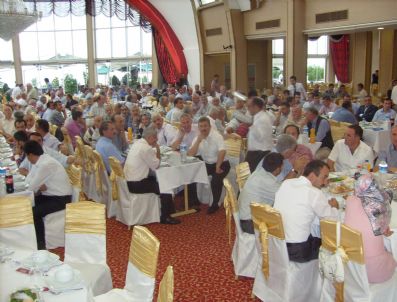 Bakan Eker Partililerle İftarda Buluştu