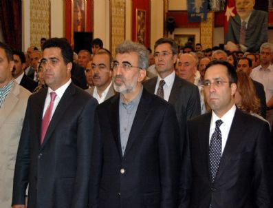 NURSUNA MEMECAN - Bakan Yıldız Stk Temsilcileriyle İftar Yaptı