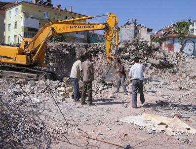 Çürük Binanın Yıkımı Tamamlandı