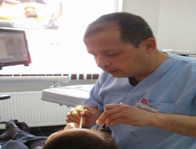 Edremit’te Diş Cerrahı 8 Ay Sonra Operasyonlara Başladı
