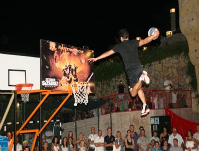 Fethiye’de Basketbol Şov İzleyenleri Büyüledi