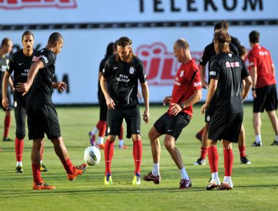 Galatasaray, Yeni Sezon Hazırlıklarını Sürdürüyor