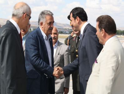 SADIK YAKUT - Gümrük ve Ticaret Bakanı Hayati Yazıcı: