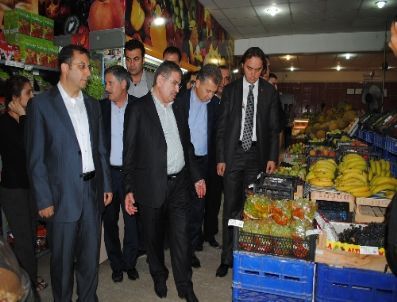 İçişleri Bakanı Şahin, Hakkari Esnafının Sorunlarını Dinledi