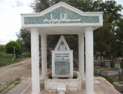 Kaybettiği Evlilik Yüzüğünü El İlanıyla Arıyor