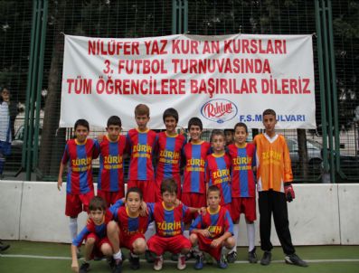 Kur`an Kursu Öğrencilerinin Şampiyonluk Sevinci