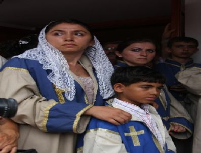 `meryem Ana Yortusu` Vakıflı’da Ayinle Kutlandı