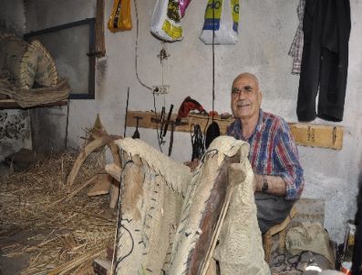 Pazarcık’ta Son Semerci Ustası Çırak Bulamamaktan Dertli