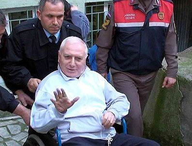 Prof. Mehmet Haberal hastaneye kaldırıldı