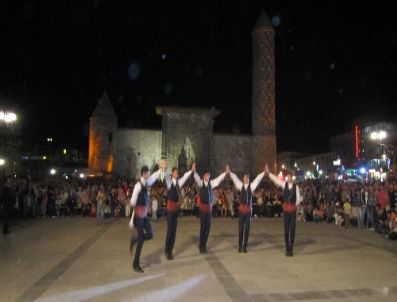 ‘var Mısın Yok Musun`un Erzurum Versiyonu ‘he Mi Yok Mu’