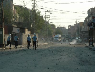 Adana`da Yasadışı Gösteri