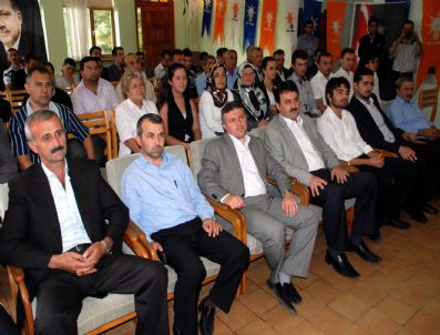 AK PARTI GENÇLIK KOLLARı - Ak Parti Taşköprü Gençlik Kolları Kongresi Yapıldı