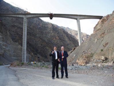 Bakan Eroğlu, Dünyanın En Yüksek 3. Barajını Havadan İnceledi