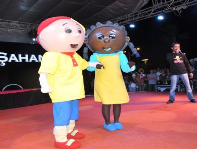 CAILLOU - Çocukların Caillou Sevgisi