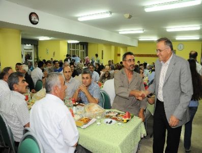 Güzelbey İlk İftar Yemeğini Şehit Aileleri ve Sakatlar Derneği`ne Verdi