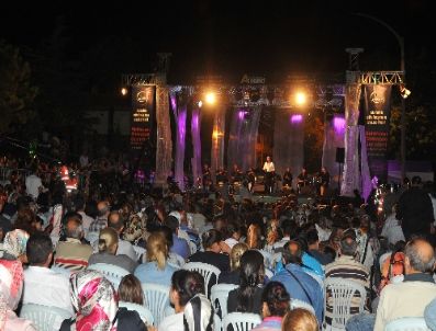 Hacı Bayram`da Tasavvuf konseri başkentlileri büyüledi