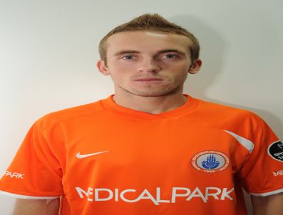 KAMIL DIZAR - İstanbul Büyükşehir Belediyespor Edin Visca İle Sözleşme İmzaladı
