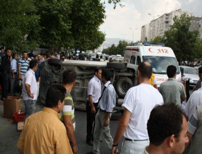 Kayseri`de Trafik Kazaları: 1 Ölü 17 Yaralı