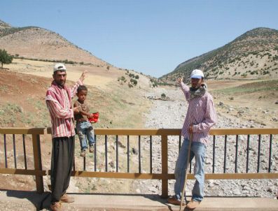 Kuraklık Derelerin Suyunu Kesti