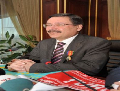 Melih Gökçek: Somali`de Ölen Çocuklar Bizim Evladımız Olabilirdi