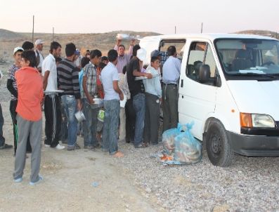 Poliad Mevsimlik Tarım İşçilerine İftar Yemeği Verdi