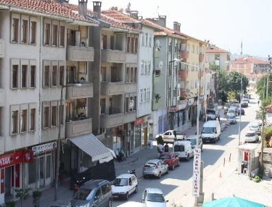 Üniversite, Kayıt Sırasında Öğrencilere Hasarlı Konutların Listesini Verecek