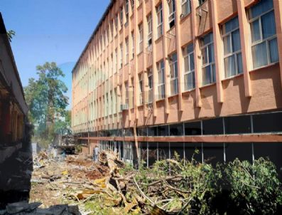 Vali Yeni Sarayına Taşındı