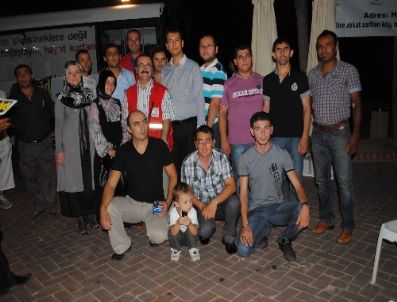 Ak Parti`nin 10. Kuruluş Yıldönümünde Gençlerden Toplu Kan Bağışı