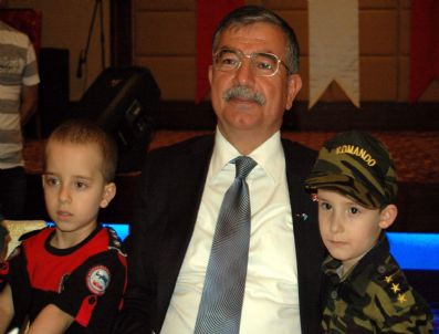 HİLMİ BİLGİN - Bakan Yılmaz Şehit Aileleri İle İftar Yaptı