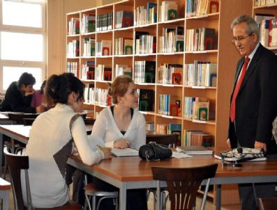 İZMIR YÜKSEK TEKNOLOJI ENSTITÜSÜ - Bü Kütüphanesi 7. Sırada Yer Aldı