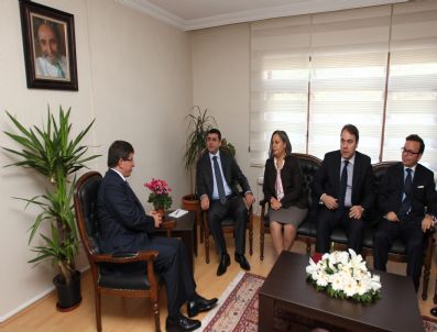 Dışişleri Bakanı Ahmet Davutoğlu: