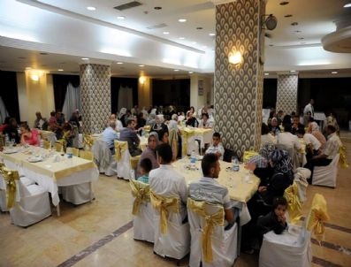 TANER URAN - Eskişehir Vali Vekili Ekrem Ballı Şehit ve Gazi Ailelerine İftar Yemeği Verdi