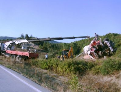 Freni Tutmayan Tankerin Şoförü Atlayarak Kurtuldu