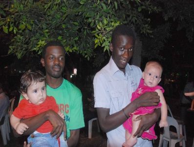 İHSAN SU - İskenderun Sahilinde Binlerce Kişi İftarını Birlikte Yaptı