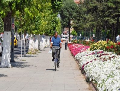 HERCAI - Malatya Caddeleri Rengarenk Oldu