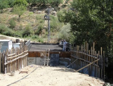 ŞAHNAHAN - Şahnahan Yeni Köprüye Kavuştu