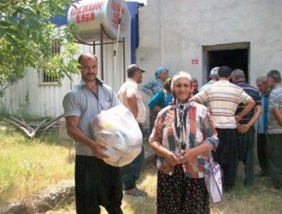 ORHAN AKTÜRK - Sumbas`ta 310 Aileye Ramazan Yardımı Yapıldı