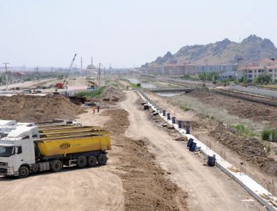 AKARÇAY - Akarçay Projesi`nde 5 Kilometrelik Alan Sulardan Arındırıldı