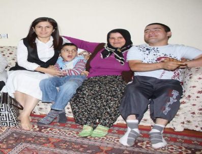 İLKNUR İNCEÖZ - Aksaray Milletvekili İnceöz Fakir Ailelerle İftar Yapıyor